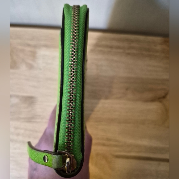 Kate Spade Apple Green Leather Wallet - Picture 9 of 11